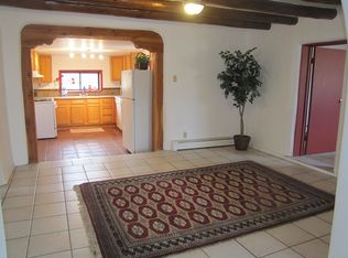 521 Evergreen Ln, Taos, NM 87571