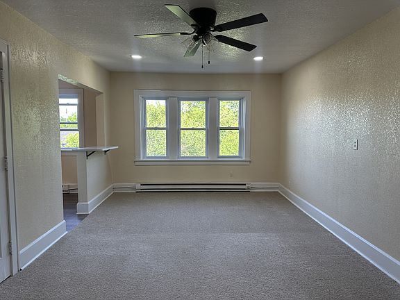3rd image of 1319 Charles St #12