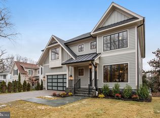 4700 25th St N, Arlington, VA 22207