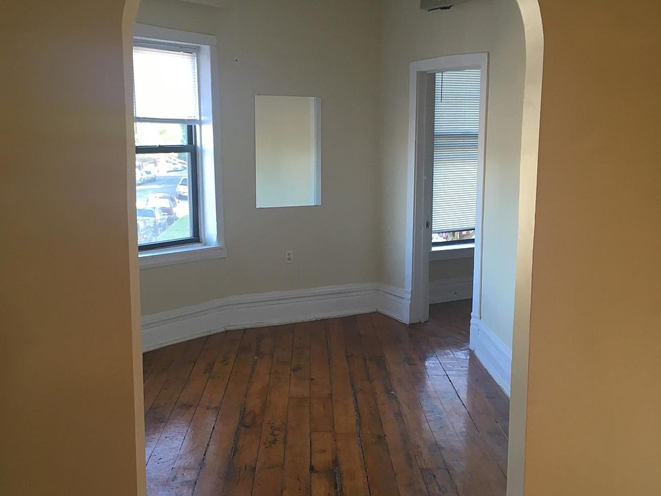 1st image of 2409 S Hoyne Ave #201