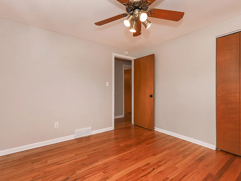 22290 Sharon Ln — Photo 19