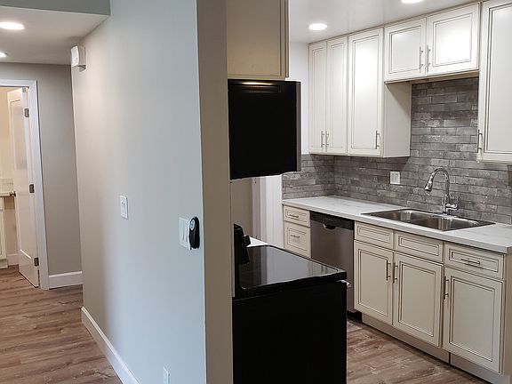 2nd image of 3737 3rd Ave #202
