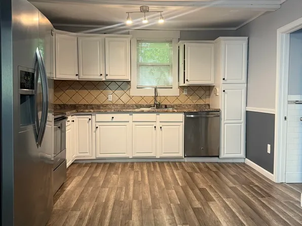 14 Clark St #1, Clinton, MA 01510