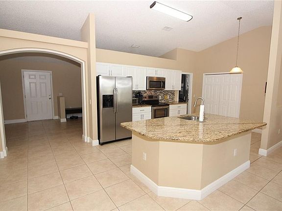 5th image of 2038 W Barlington Dr