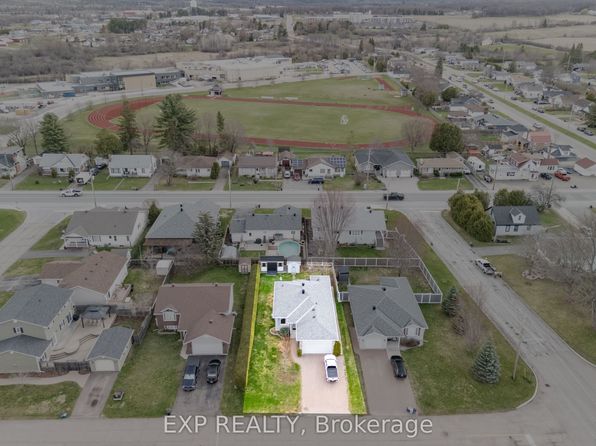 807 Kedrosky Dr, Renfrew, ON K7V 4M5