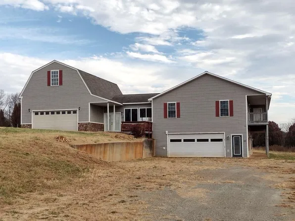 67 Nicole Dr, Glade Hill, VA 24092