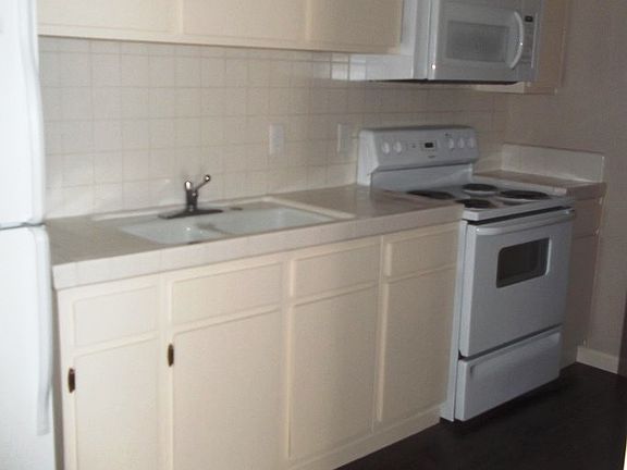community room kitchen