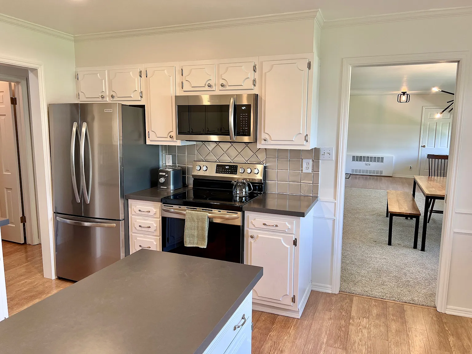 2205 S Holly St — Photo 4