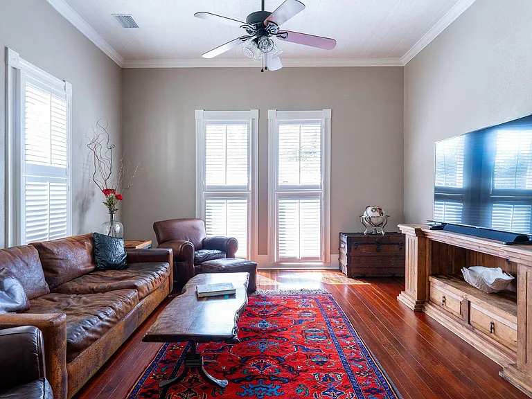 1002 Walnut St — Photo 7