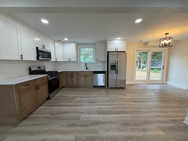 413 Evans Ave — Photo 7