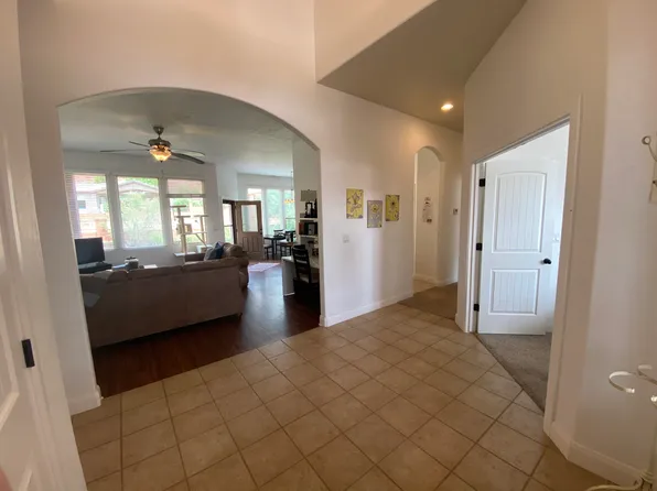 463 E Deadwood Dr, Kanab, UT 84741