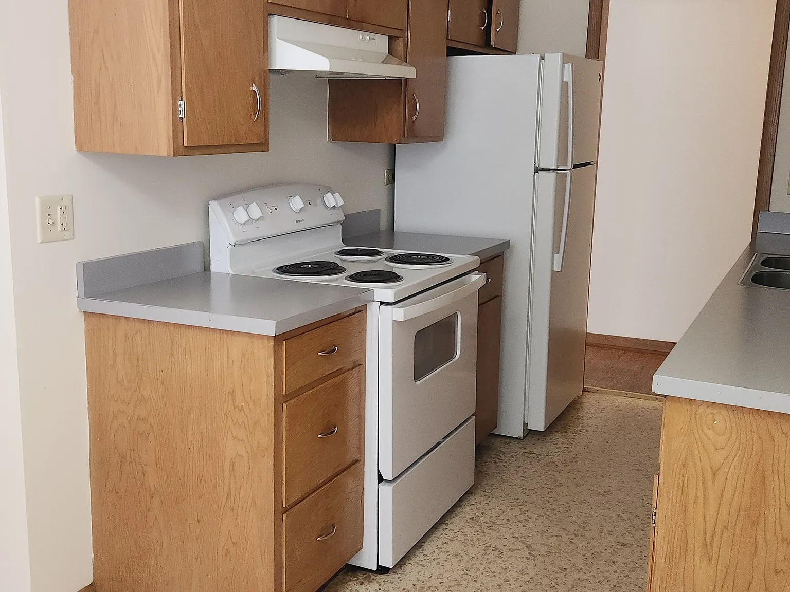 345 Silver St — Photo 2