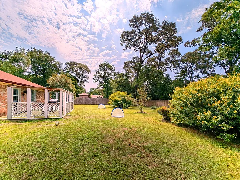 3215 Royal Oaks Dr — Photo 24