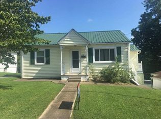 210 W 2nd St, Grayson, KY 41143