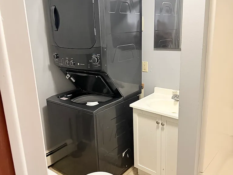 310 E 4th St #1B — Photo 3