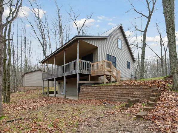 5467 Wolf Ln, Farwell, MI 48622