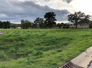 S86W32985 Isabelle Dr, Town Of Mukwonago, WI 53149