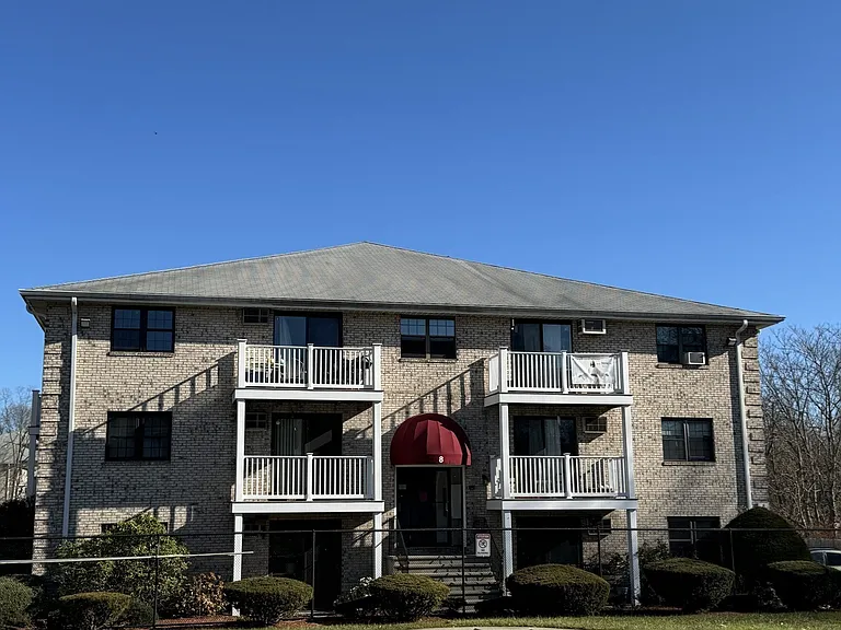 8 Kenmar Dr #58 — Photo 2