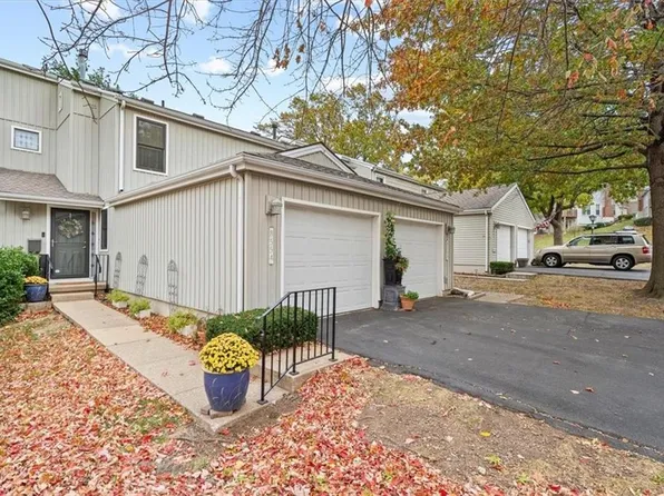 8554 W 108th Pl, Overland Park, KS 66210