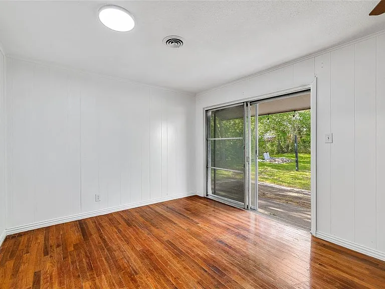 7108 Willis Ave — Photo 10