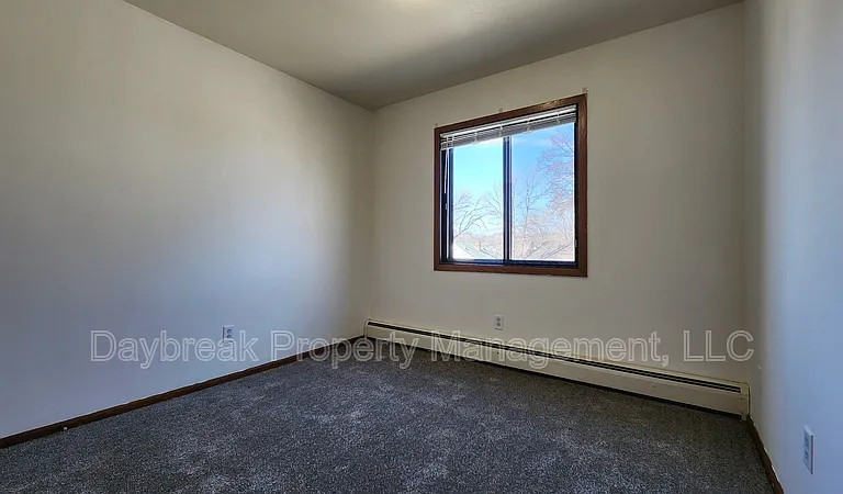 915 7th Ave N #14 — Photo 7