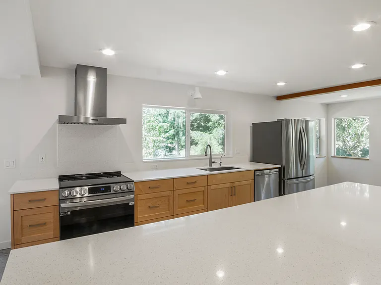 21017 SE 82nd St — Photo 10