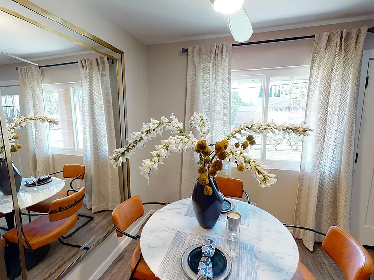 Vercanta Newport Beach | Newport Beach, CA | Dining Room