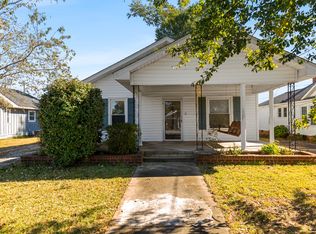 403 S Walnut St, Seneca, SC 29678