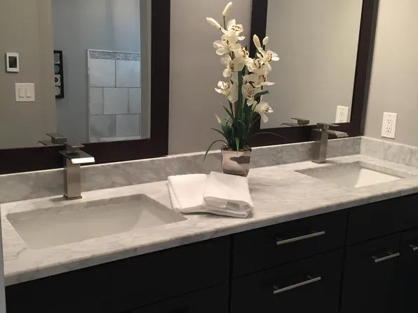 3749 Roselawn Ave, Woodmere, OH 44122