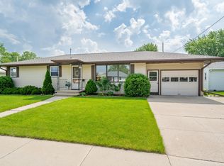 105 Daniel Ct, Combined Locks, WI 54113