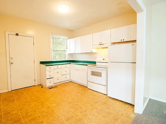 2711 Avenue E — Photo 7