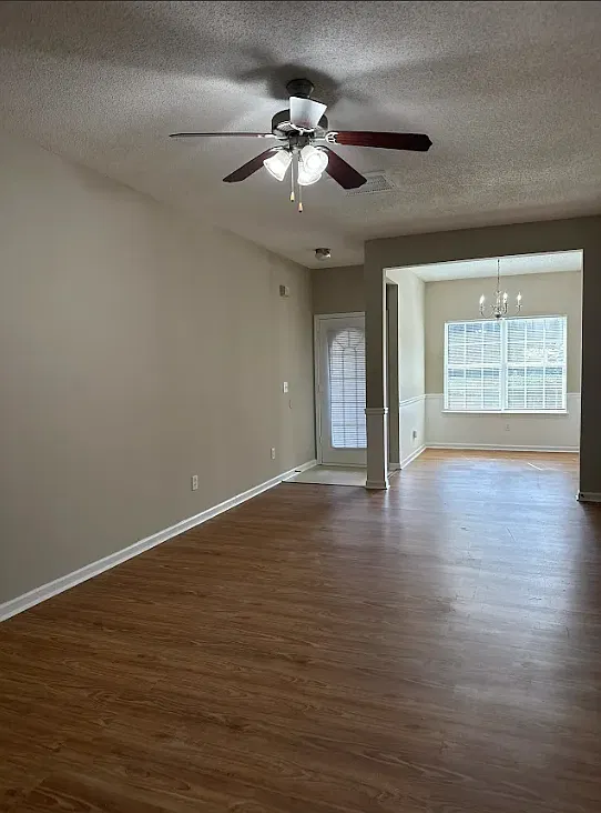 3 bed, 2.5 bath, 1628 sqft, $1,750 — Photo 4