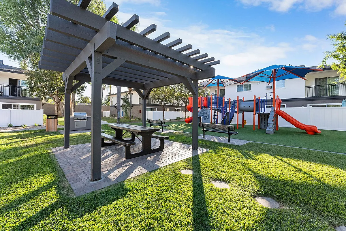 Building Photo - Pacific Palms Apartment Homes
