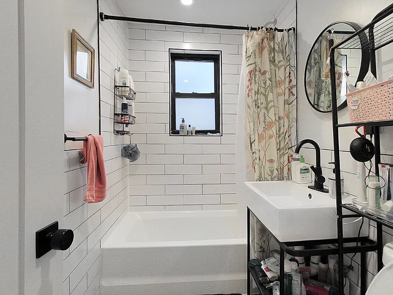 389 Monroe St #2 — Photo 4