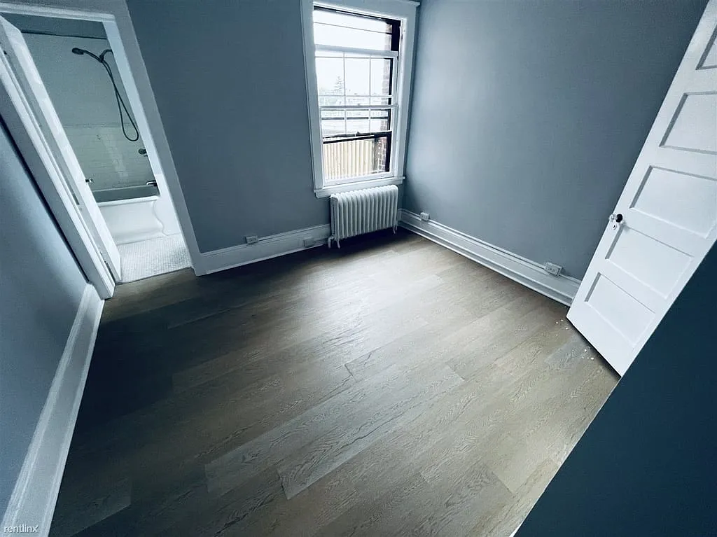 1 bed, 700 sqft, $900 — Photo 1