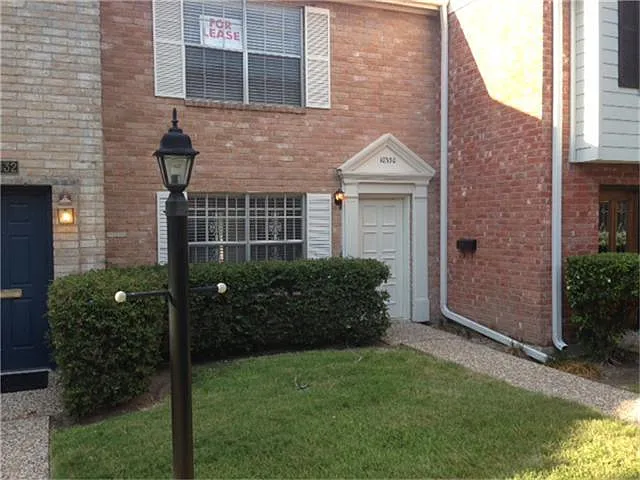 2 bed, 2.5 bath, 1258 sqft, $1,950 — Photo 3