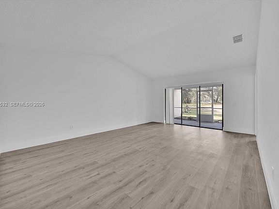 4th image of 30 Buck Cir