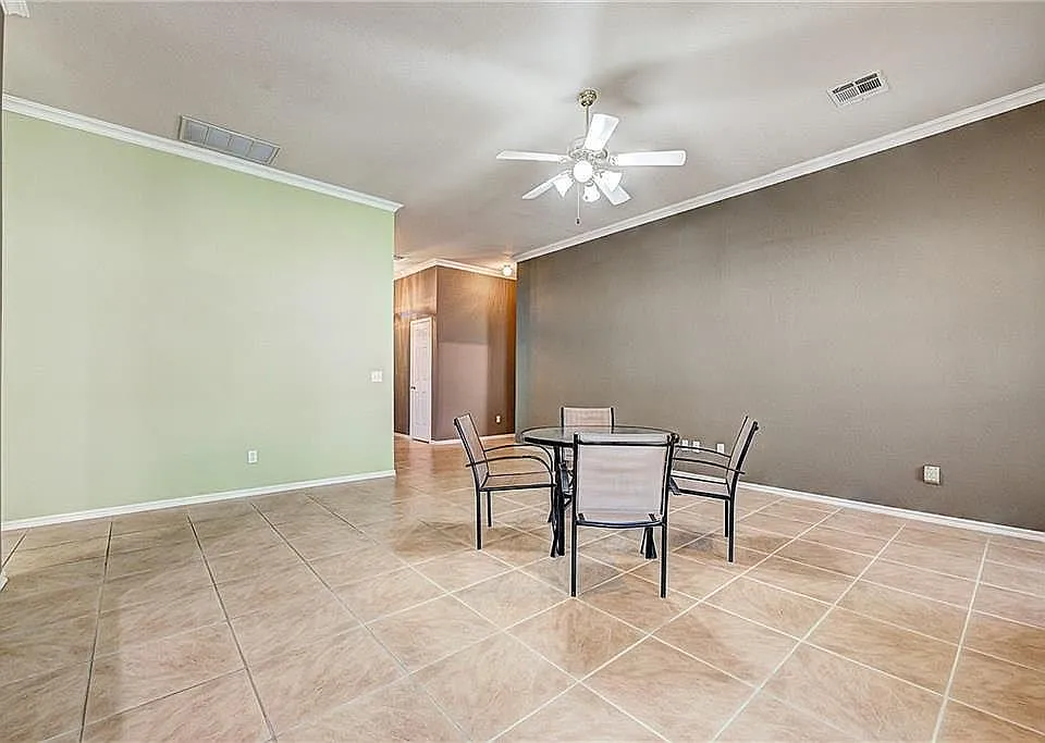 Studio, 1.0 bath, 1852 sqft, $1,289 — Photo 4