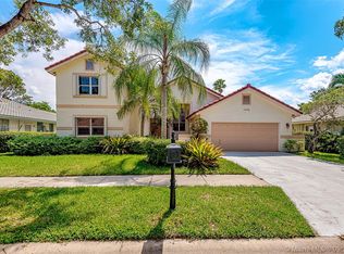 1800 Lakeshore Dr, Weston, FL 33326