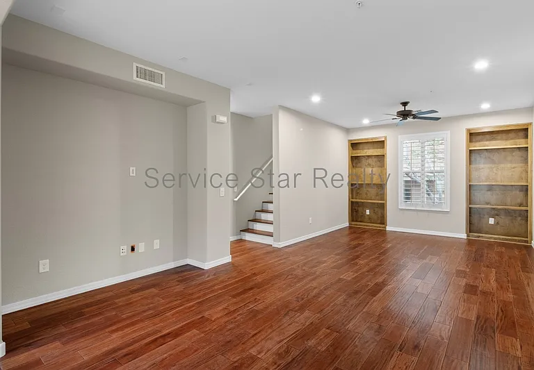 5550 N 16th St #109 — Photo 9