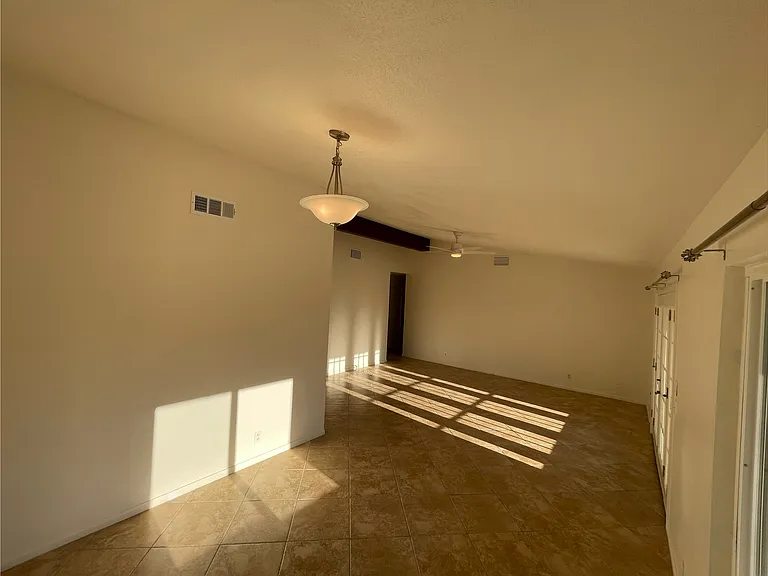 45685 Mountain View Ave — Photo 13