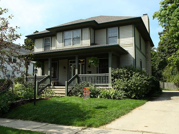 2nd image of 1127 N Notre Dame Ave