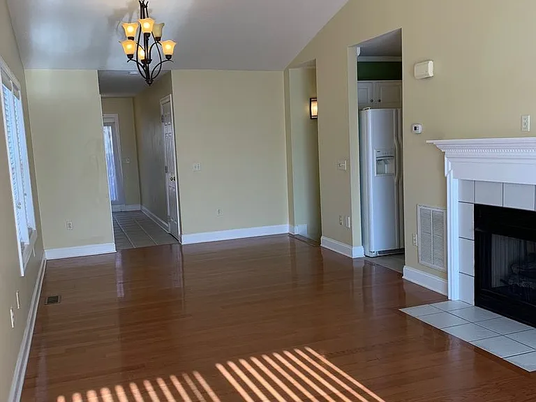 330 Pin Oak Dr — Photo 24
