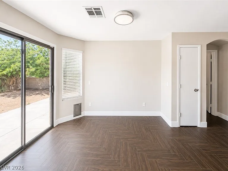 5041 Nardini Ave — Photo 8