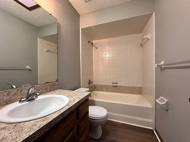 1114 Romaine Cir W — Photo 13