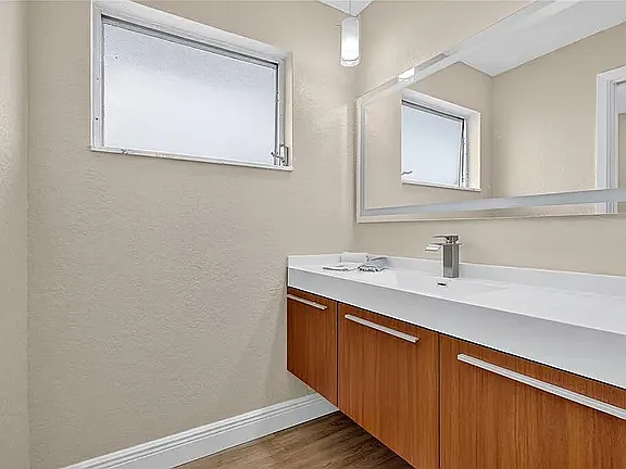14005 Leeward Dr — Photo 10