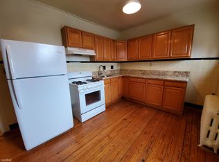 32 Hackett Cir S, Stamford, CT 06906