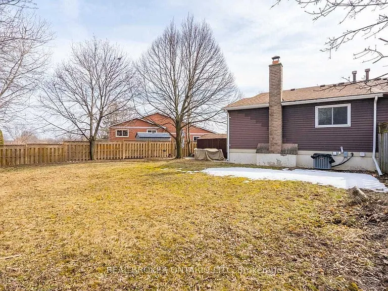 2261 Hanbury Ct — Photo 5