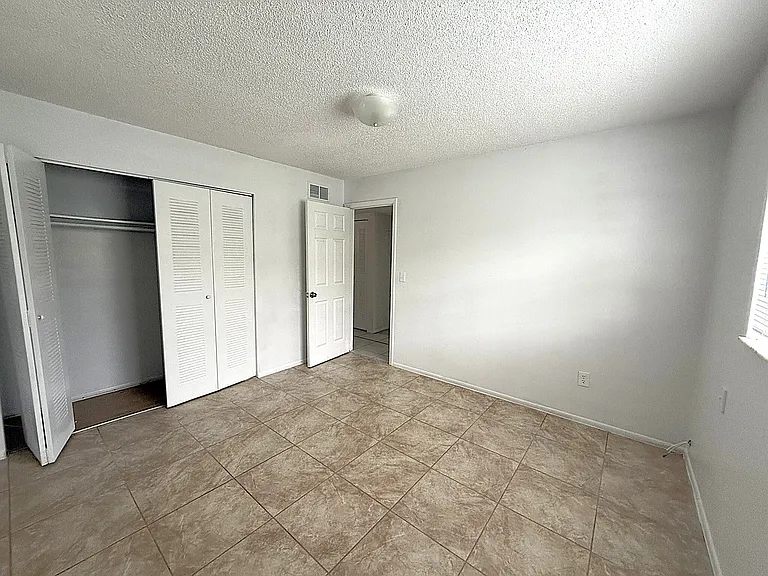 720 Michigan Ct — Photo 12