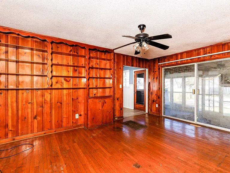 4329 Harmon St — Photo 12